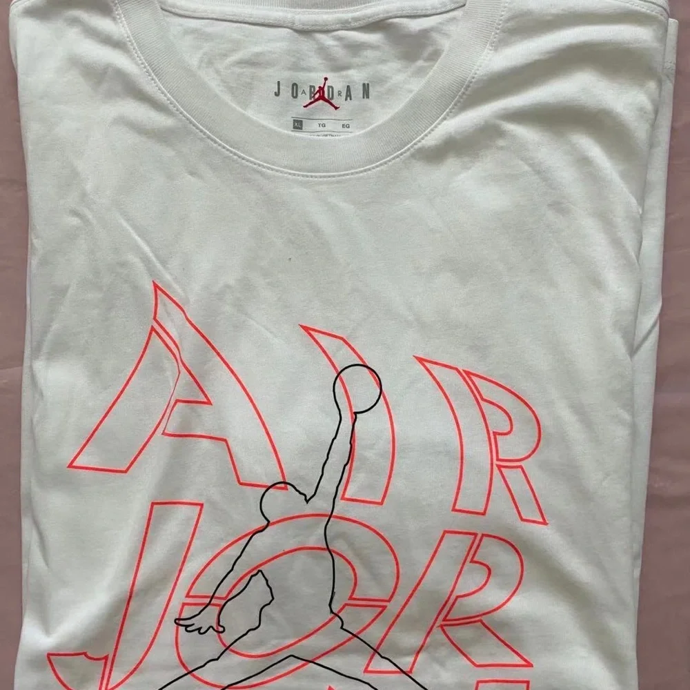 Air Jordan Men's Logo Graphic Short Sleeve Tee Size XL